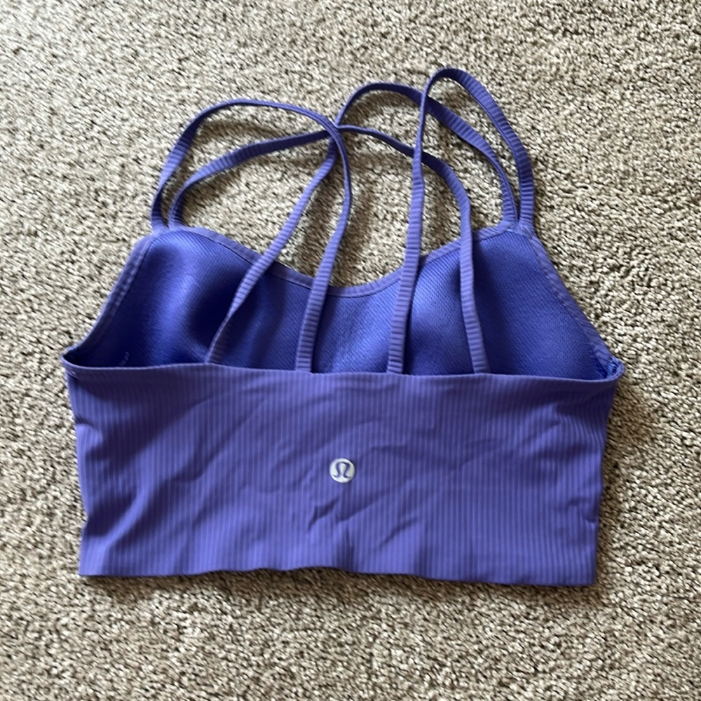 Lululemon like a cloud bra